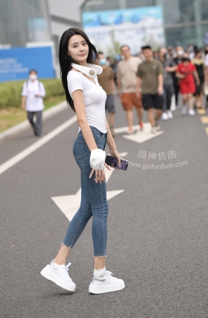 22828-32+108求此小仙女的贵姓？ 22P