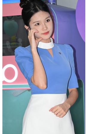 漂亮的肉丝白裙礼仪美女(69P)