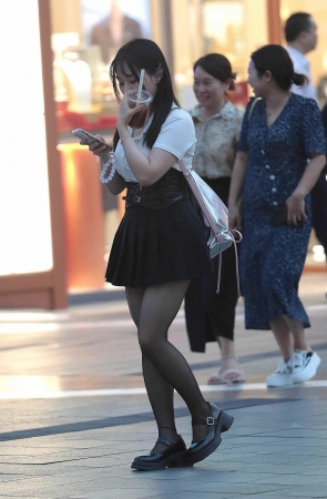 性感街拍黑丝妹子