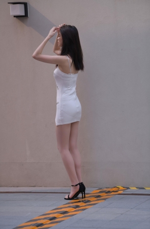 遇见白皙肌肤的美腿肉丝小姐姐