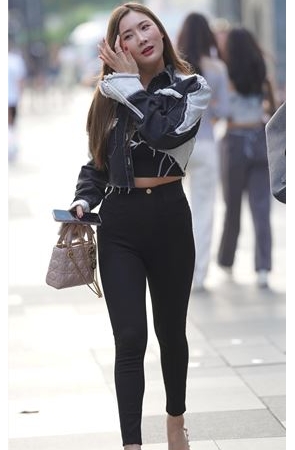 饱满的黑裤美女(84P)