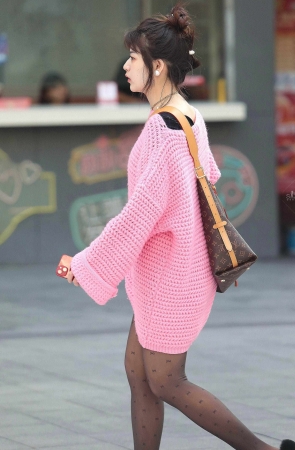 黑丝街拍少妇-14P