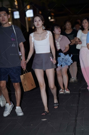 超短裙美腿女盆友