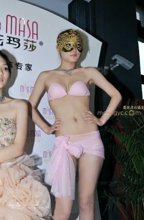 咔喳2016.11.28 街拍64 (12p)