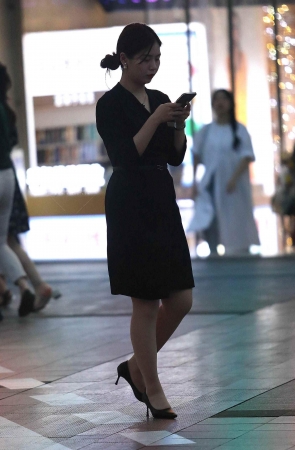 诱惑肉丝街拍高跟shaofu