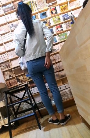 紧身蓝牛马尾辫清纯学妹