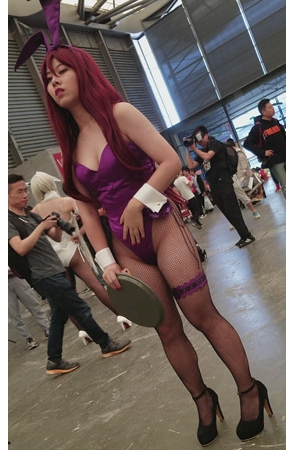 兔子女仆coplay妹子