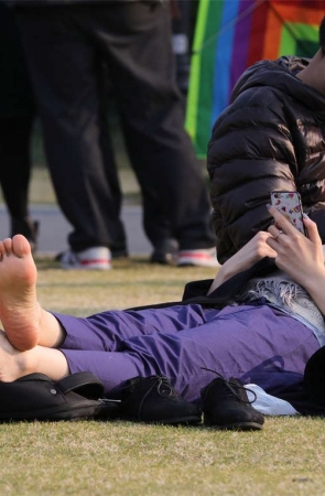 No829 青春女孩冷不防在还是冬装紧裹的初春送上一顿暴爽的玉足大餐 第1套