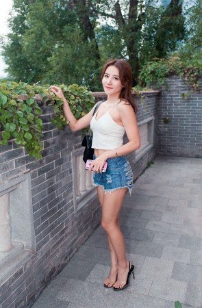 热裤美女高清原图