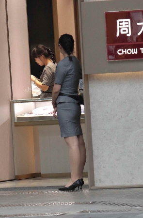 街拍肉丝高跟OL