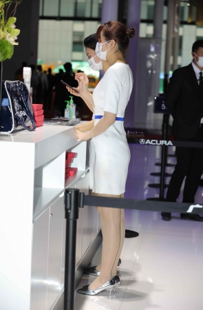 【街拍心灵】车展肉丝美腿街拍高跟礼仪