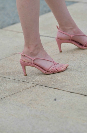 粉色群，粉色凉高