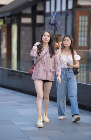 她这好美的一双玉腿原版