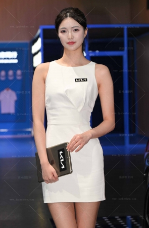 241115-72=69√起亚展台，美腿小姐姐，不知芳名 13P