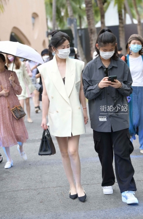 知性腿姐很漂亮~