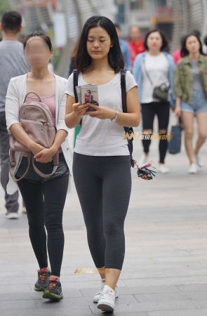 饱满的瑜伽健身裤