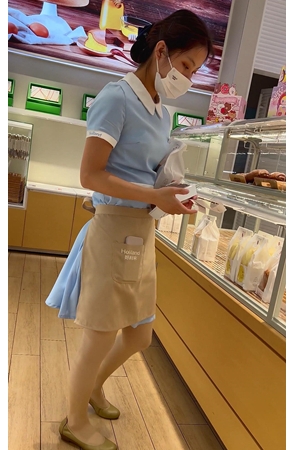 蛋糕店的美女店员