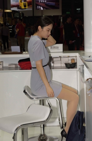 柜台里的街拍mm