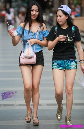 李欢原创——–短裤，美腿（25P）