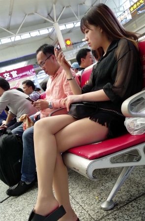 极品气质街拍肉丝袜美腿漂亮美眉