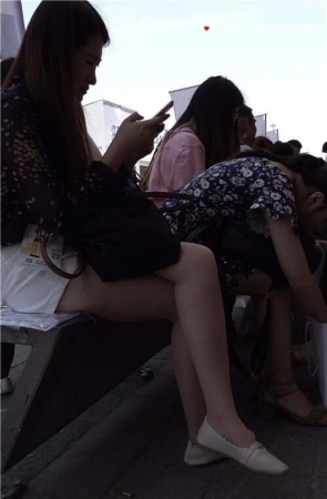 4K – 拉近距离特写肉丝袜美眉 [1.35 GB/MP4]