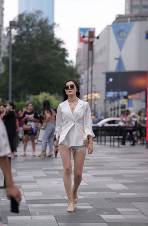 天啊，蕾丝热裤，超薄肉丝，大长腿