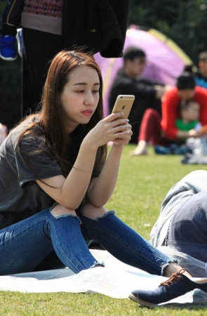 好清秀的高跟鞋牛仔裤小姐姐