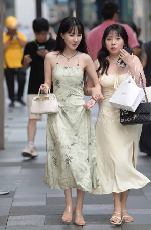 闺蜜逛街太美腻了–230713-3-53 15P