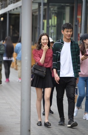 百褶裙与肉丝青春妹妹