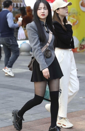 诱惑街拍黑丝shaofu