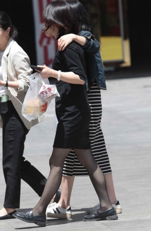 街拍黑丝职业装