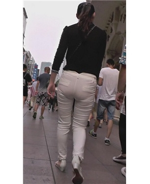 超级诱惑紧身透明白裤美臀少妇 [1.07 GB]