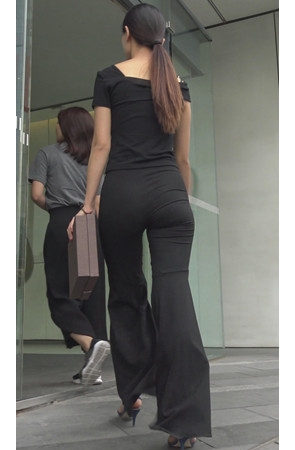 黑色紧身裤气质小姐姐