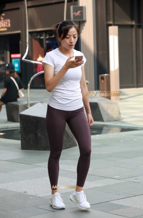 爱穿紧身裤的女人