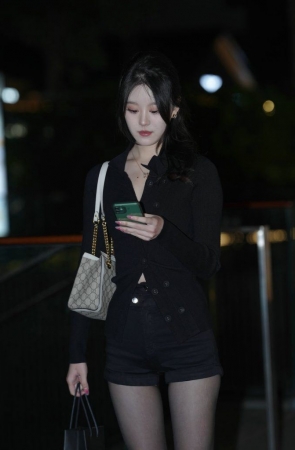 黑色热裤短靴黑丝 [176P-2.73GB]