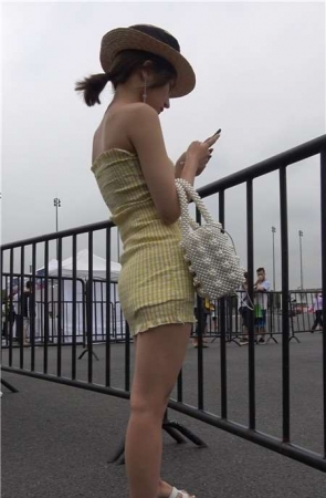 4K黄色吊带裙漂亮MM [1.80 GB]