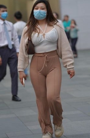 微丰紧身美女(31P)