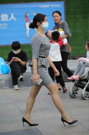 珠宝xiaoshou每天都是灰si gaogen