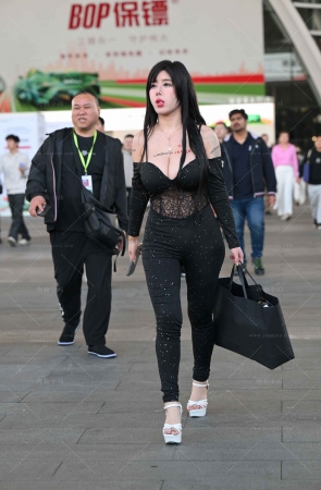 丰满丰腴网红猪小七