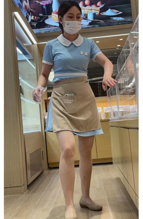 蛋糕店的小姐姐