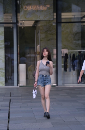 21727-3+70/热裤女生