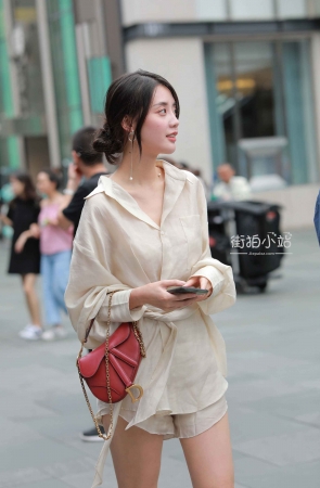 天生丽质小姐姐~