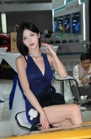 蓝色妩媚长裙 [76P-1.45GB]