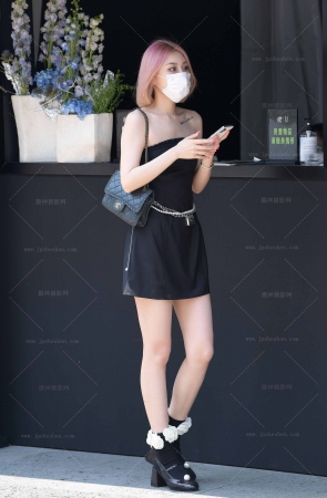 时尚高级感小姐姐240413-16-87 15P