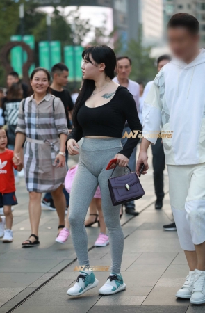 极品翘臀 充满风韵活力