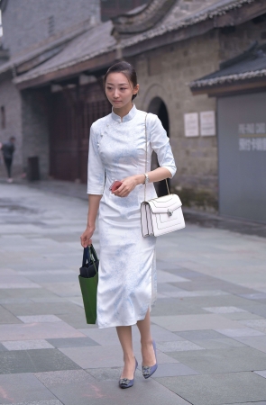 J79旗袍气质小姐姐