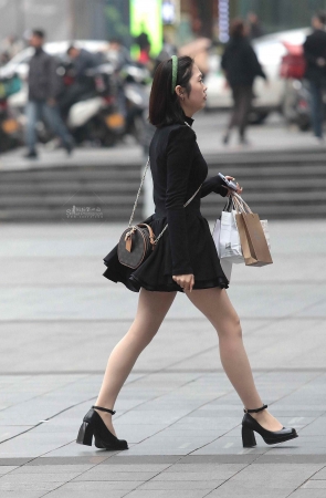 肉丝街拍少妇-13P