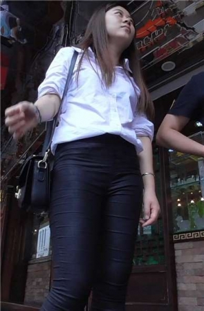 黑裤丰腴美臀紧身裤甜美女孩 [693 MB]