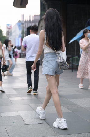 22711-19+119靓丽美腿女孩