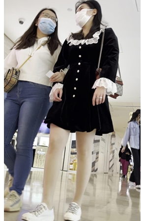 黑色连衣裙美女